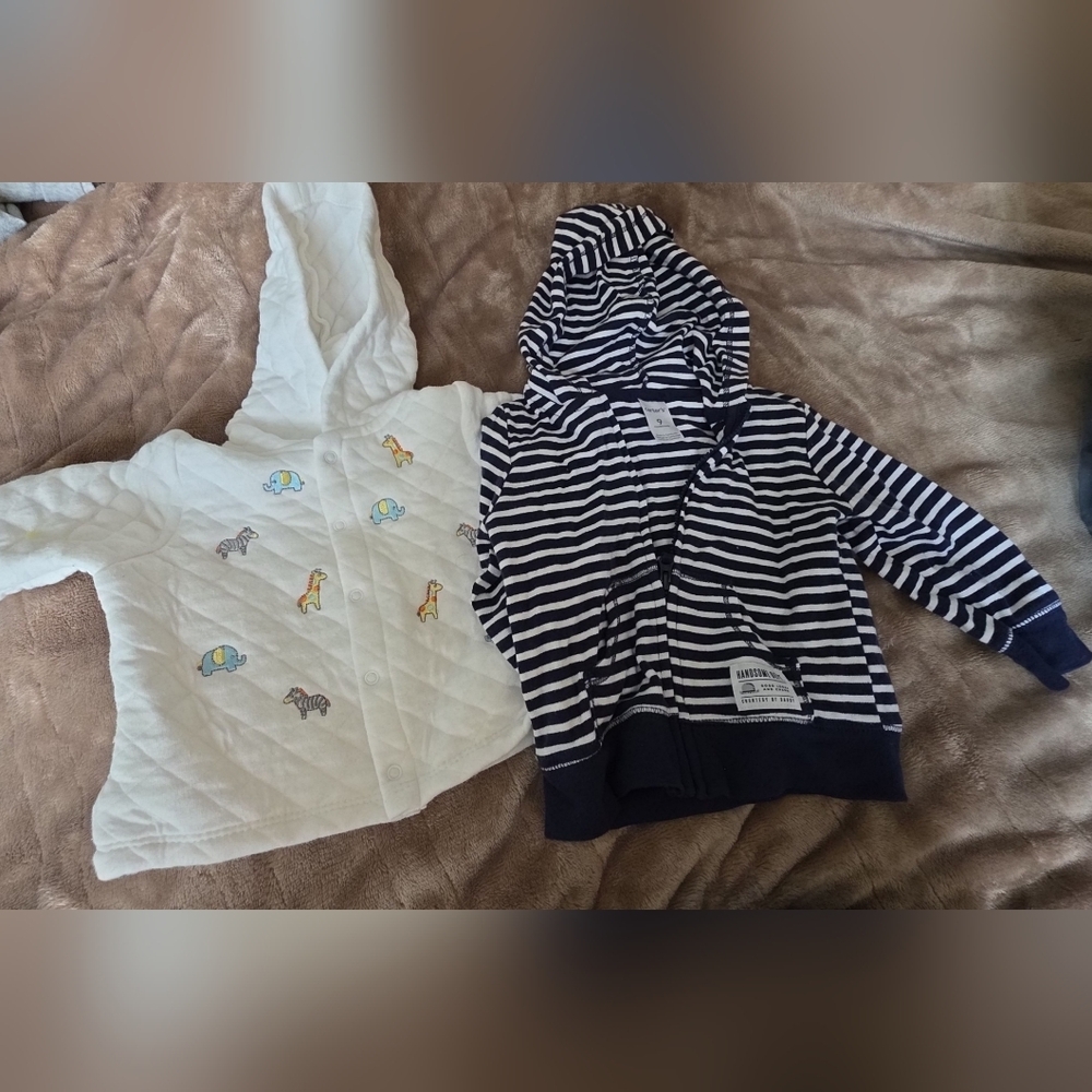 White Quilted Animal Hoodie & Navy Striped Zip Hoodie Set